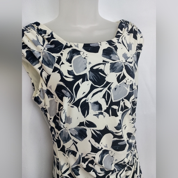 Ralph Lauren Black White Floral Jersey Sheath Dress with Flutter Cap Sleeves - Picture 4 of 9